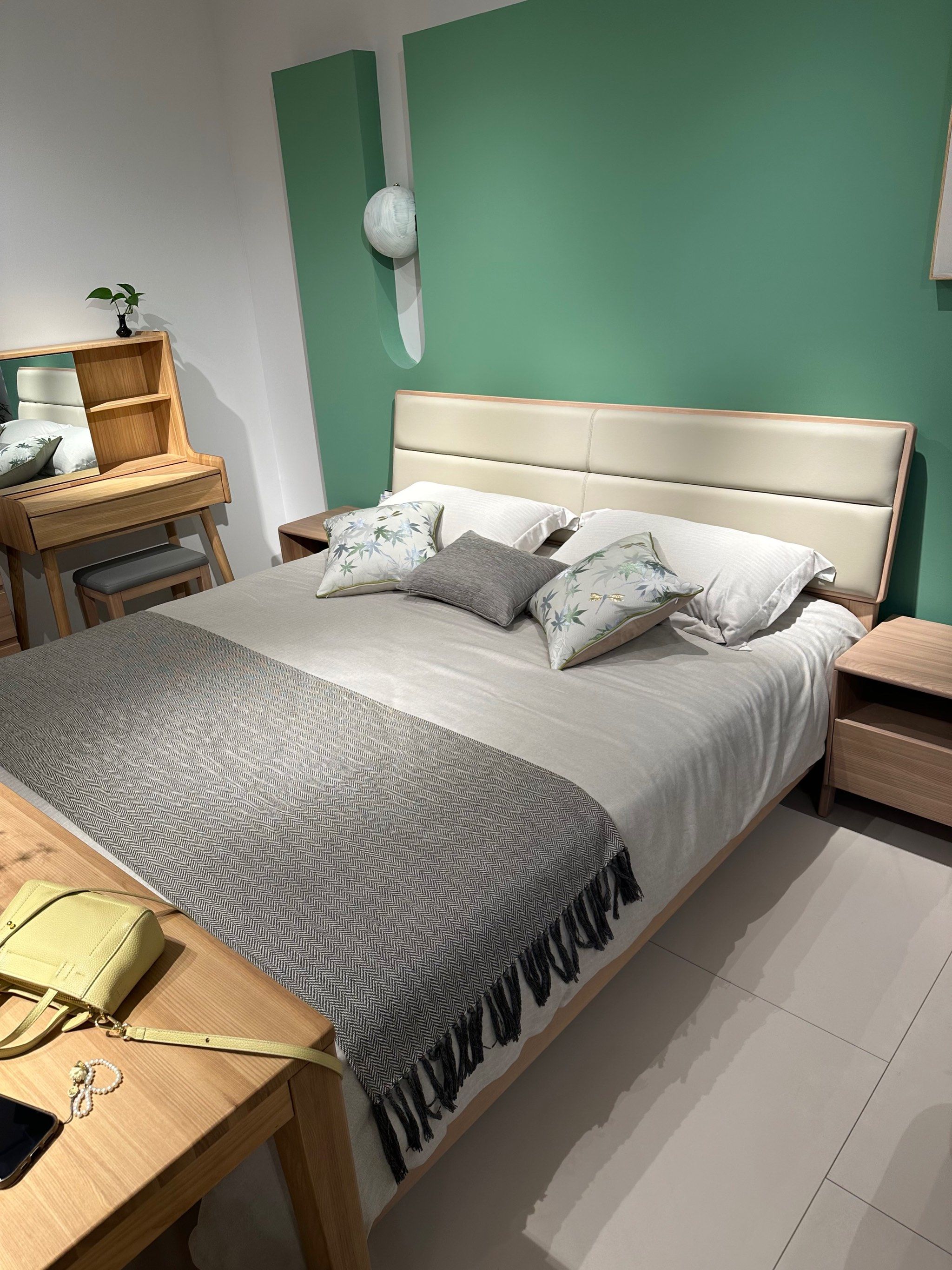 家具新置盼入住，安居樂業(yè)樂融融